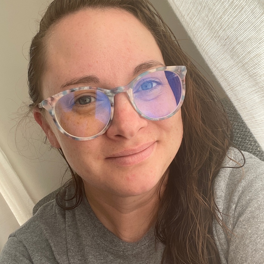 Meet your Posher, Alicia